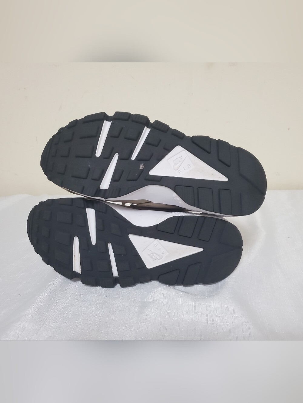 Nike Air Huarache Print Leopard Women's Size 7.5 - Picture 7 of 9